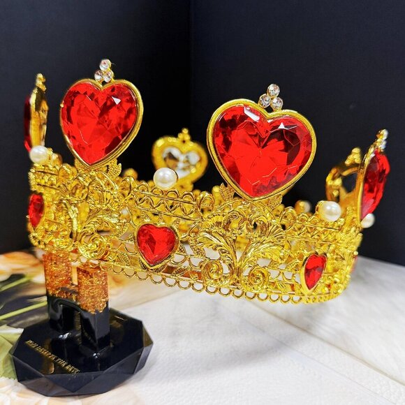 Queen of Heart Crown, Valentine Crown, Heart Crown, Gold Crown, Princess Crown main image 6